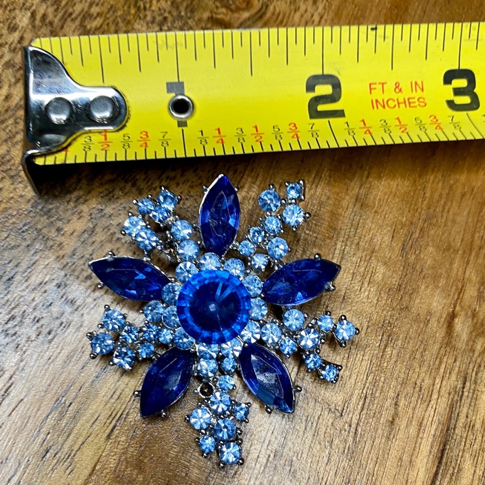 Retro Blue Rhinestone Brooch 💙 - Picture 4 of 7